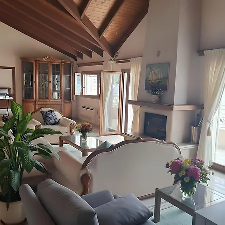 Seafrontview Penthouse アルゴストリオン